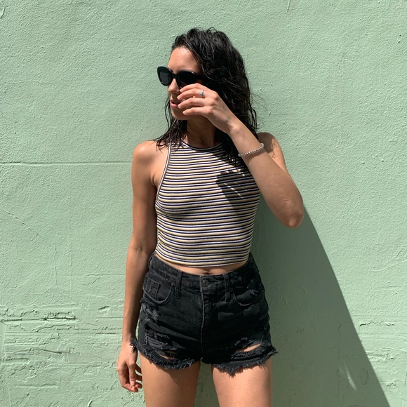 Meet your Poshers, Sara & Mel - Picture 6 of 7